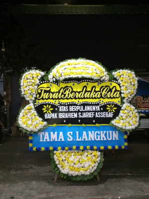 Papan Bunga Duka di Halong